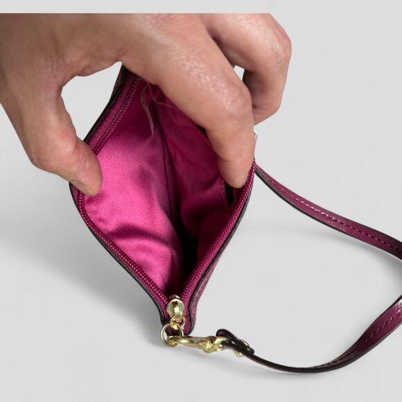 COACH Snakeskin Pattern Wristlet Python Raspberry Pink Zippered Pouch Clutch NWT - Picture 4 of 5